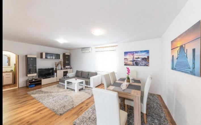 Apartman Marinovic Kastela Exterior photo